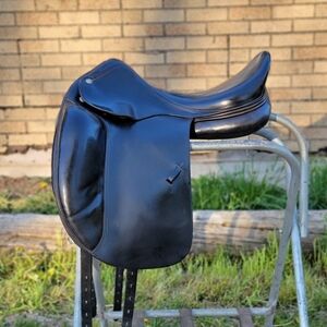 Narrow Amerigo Classic Dressage Saddle